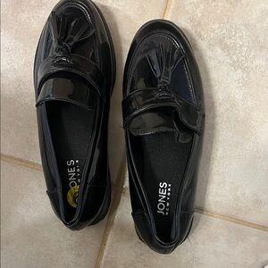Jones New York Women's Glossy Black Tassel Loafers